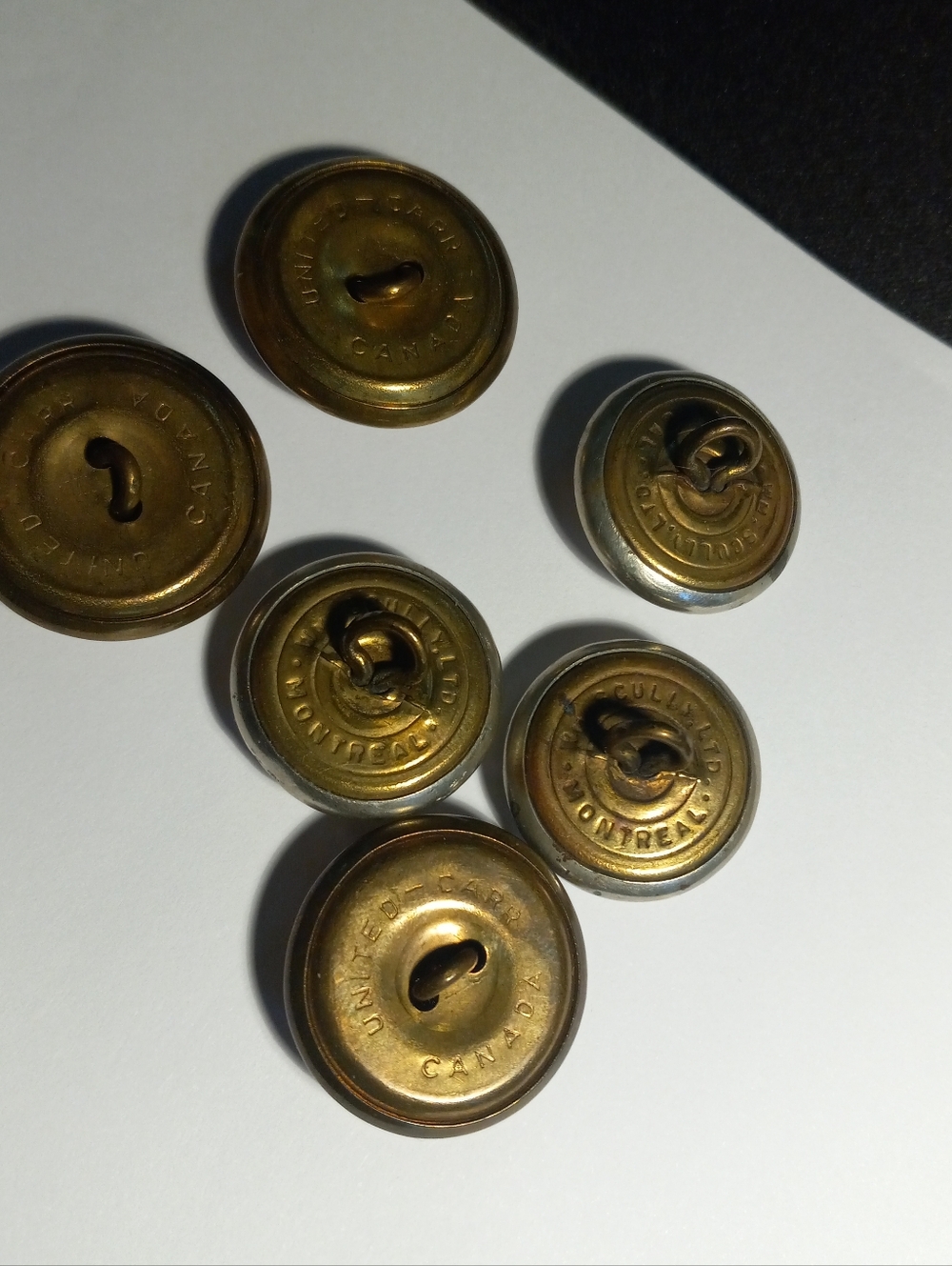 TORONTO POLICE Force Brass Buttons Crown Emblem Official Uniform (Montréal) - Picture 3 of 4